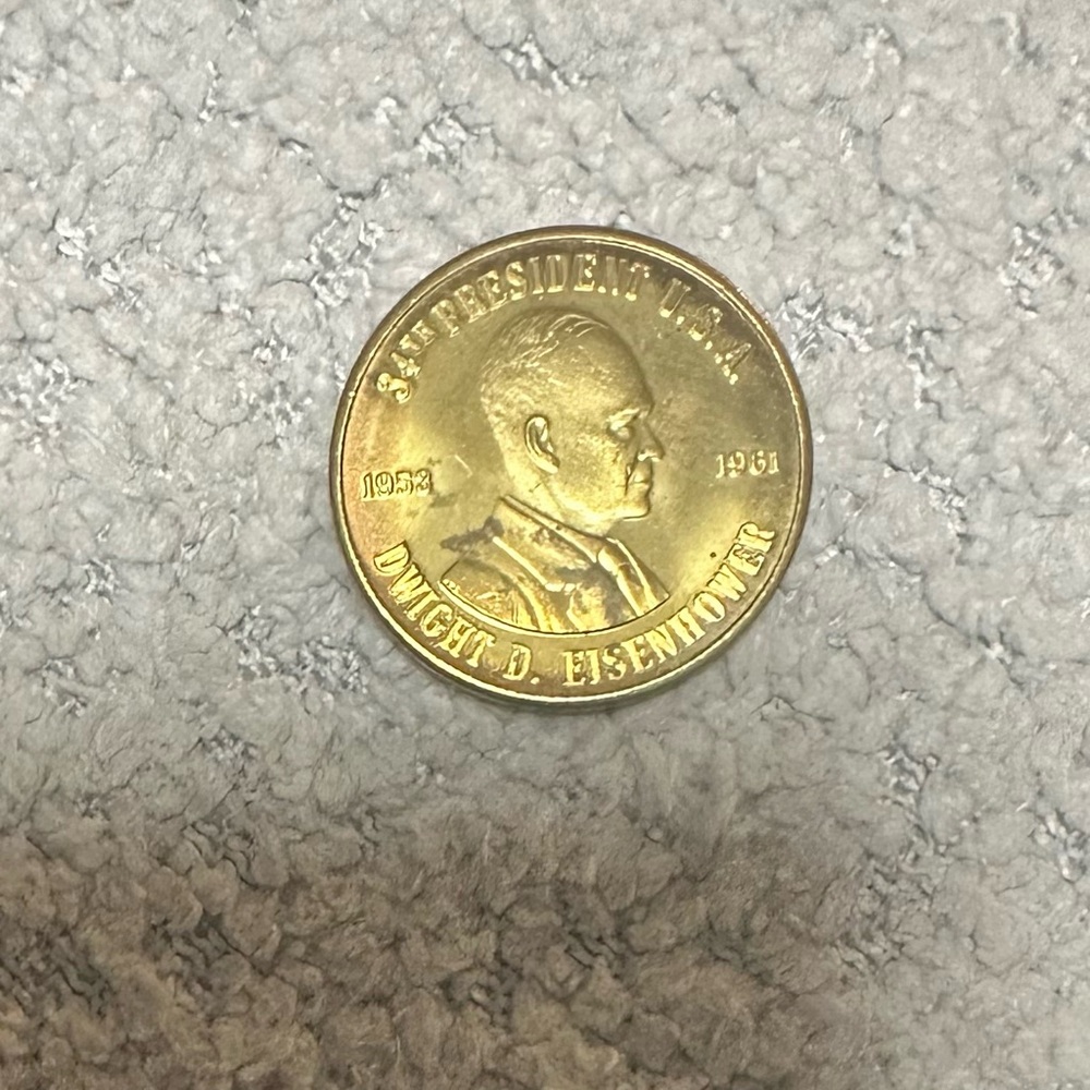 Vintage 1981 readers digest Gold Eisenhower Commemorative Coin